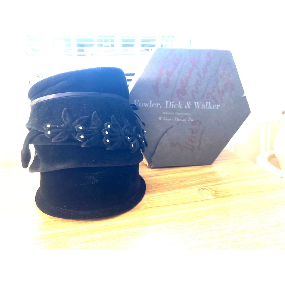 Fowler, Dick & Walker Velvet Cloche Hat Women 22 Black Yellow Formal Vintage